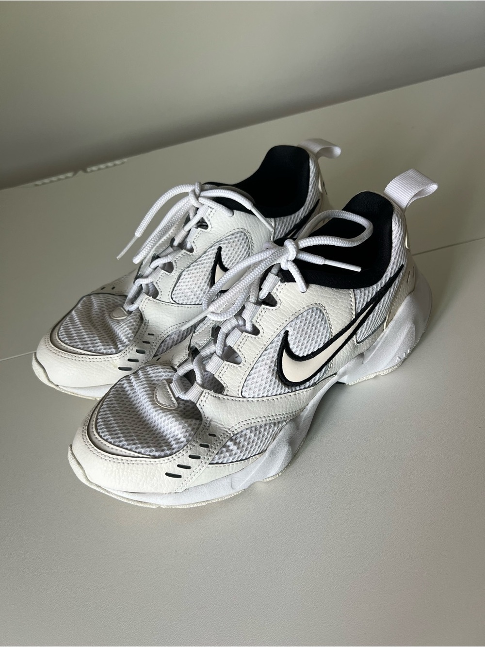 Nike Air Heights White Black Chunky Dad Sneakers Women’s Size 7.5